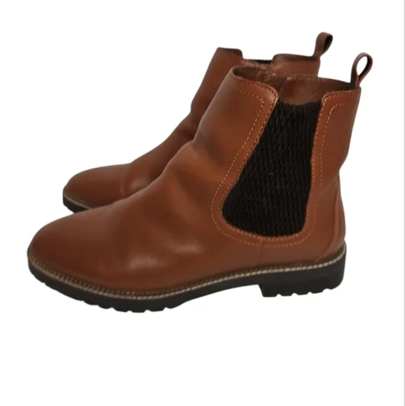 Lands' End Women's Side Zip Lug Sole Brown Chelsea Boot Size 9D (Wide) - Picture 4 of 11